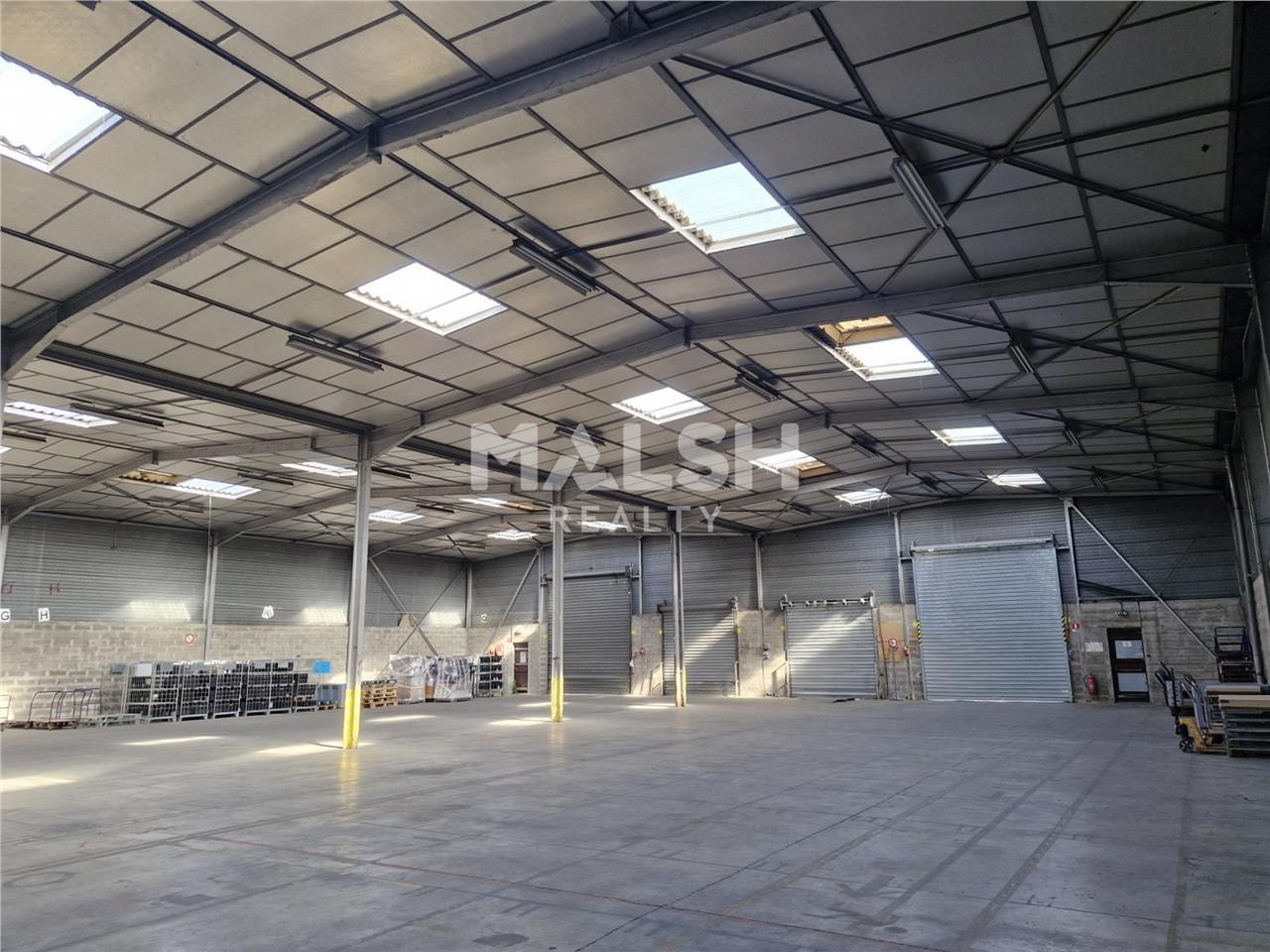 Sur un terrain indépendant et clos de 3 175 m², n