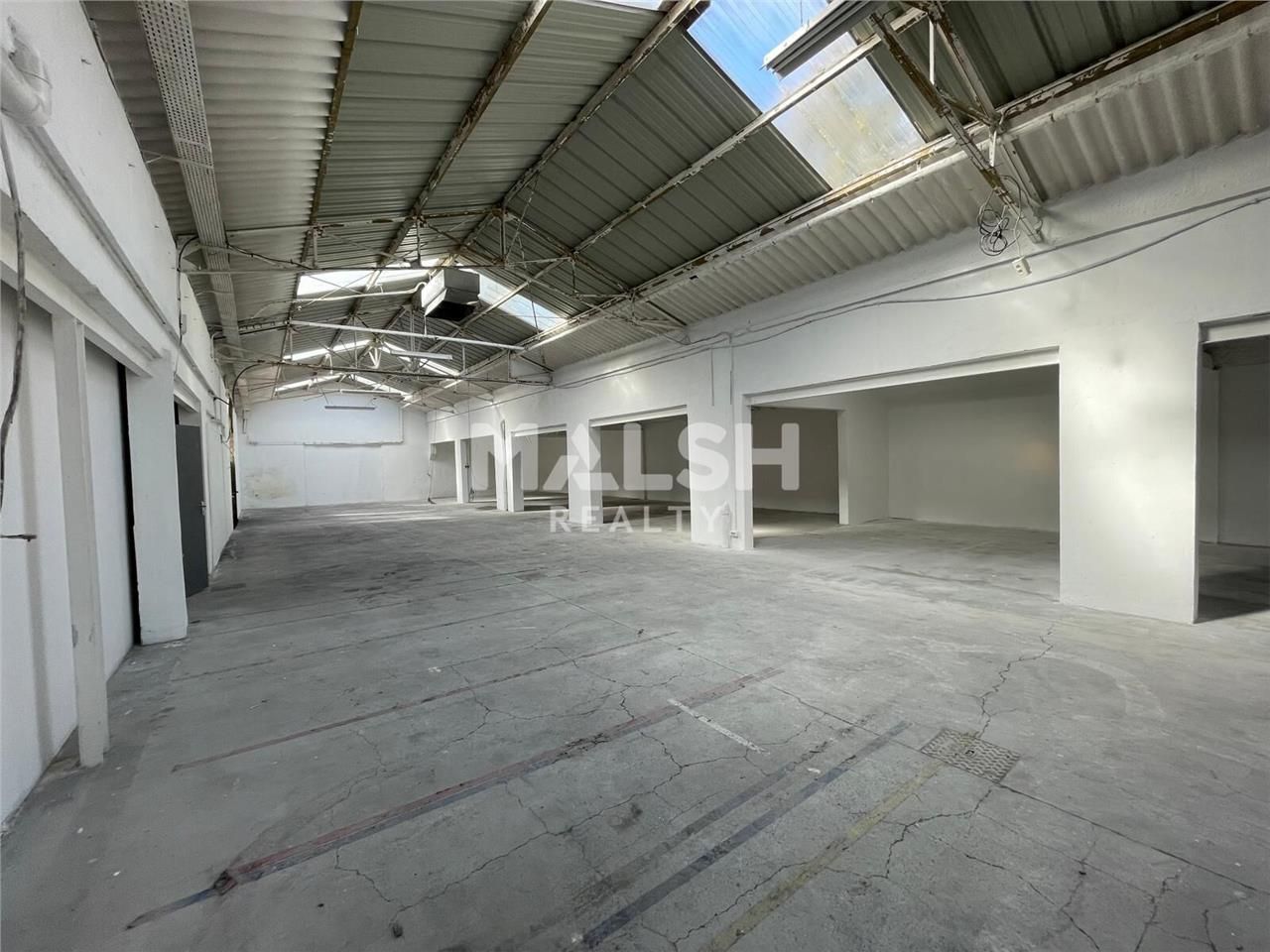 Nous vous proposons à la location, des locaux d'a