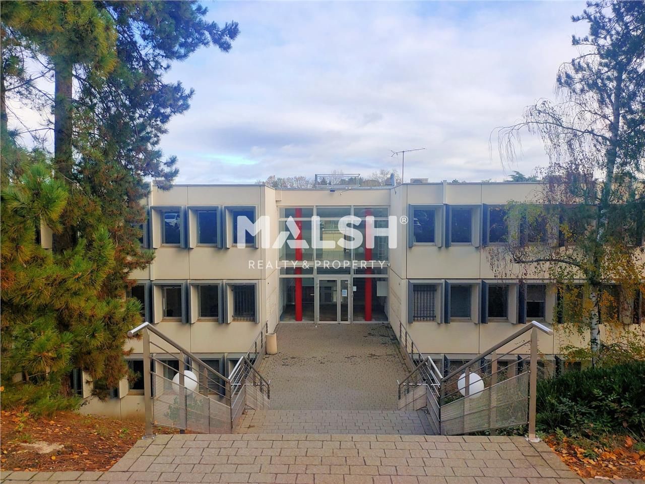 Nous vous proposons à la VENTE des bureaux de 593