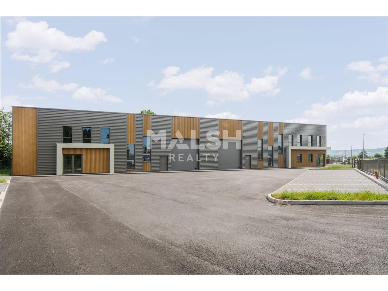 Au coeur de la Zone industrielle de Fétan à 2 km 