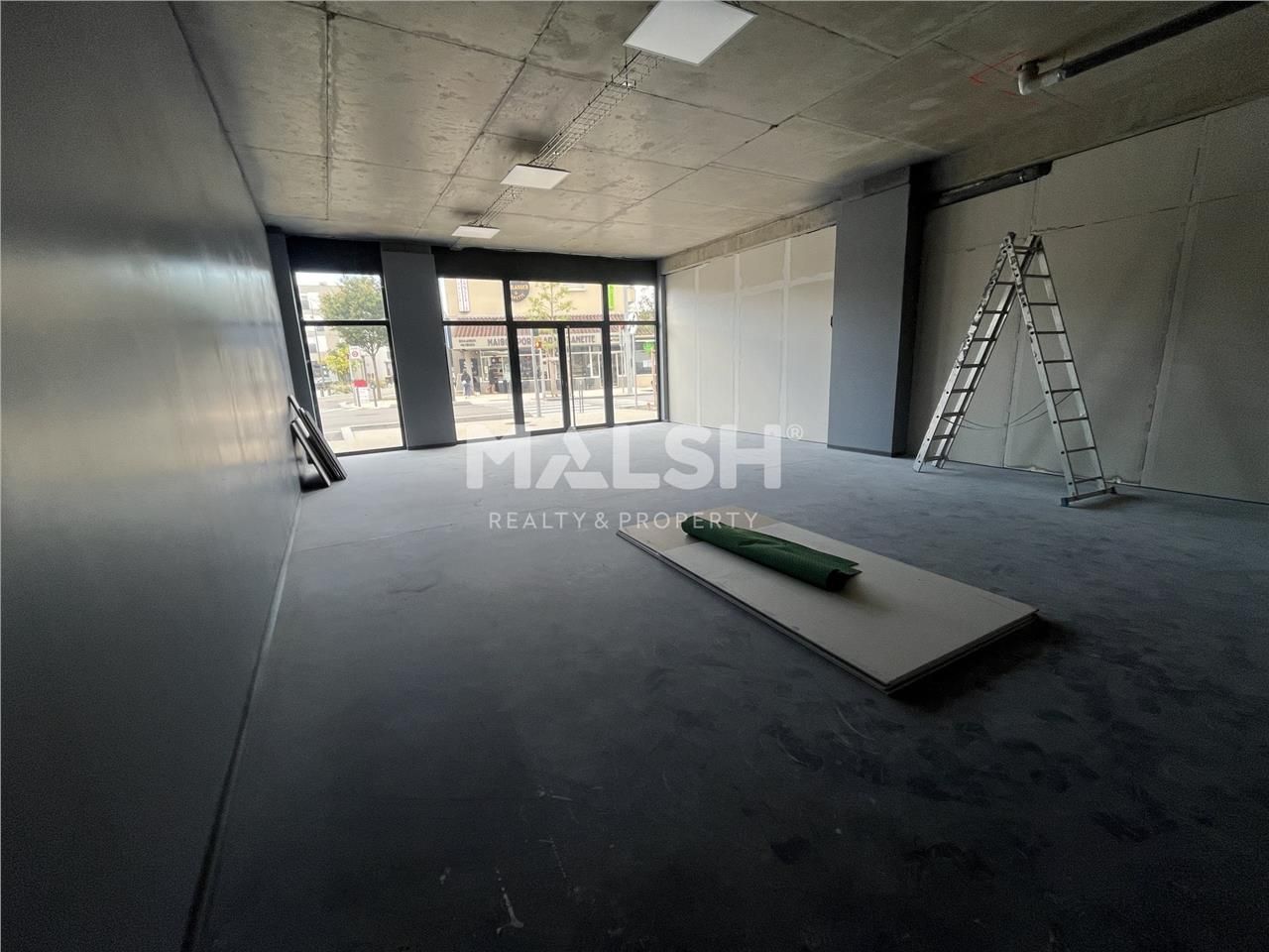 Nous vous proposons à la location un local commer