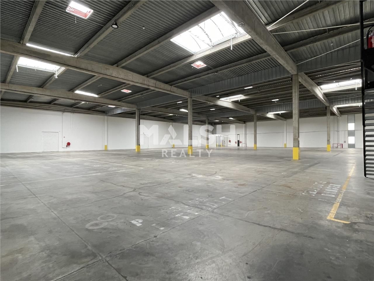 Au sein d'un parc logistique à Corbas idéalement