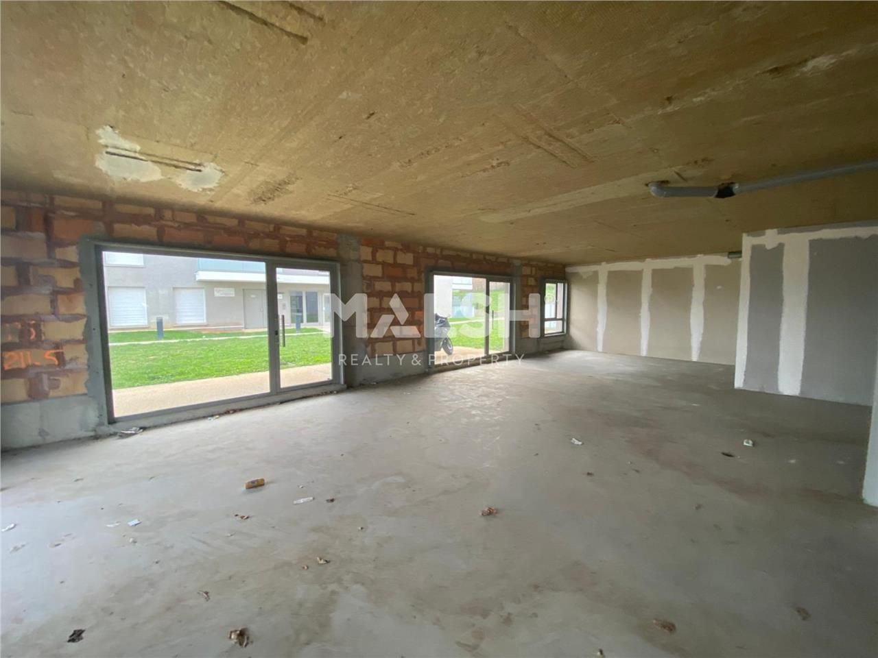 Nous vous proposons à la location un local commer