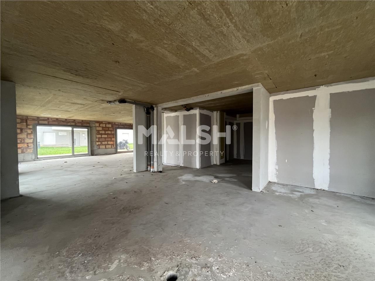 Nous vous proposons à la location un local commer