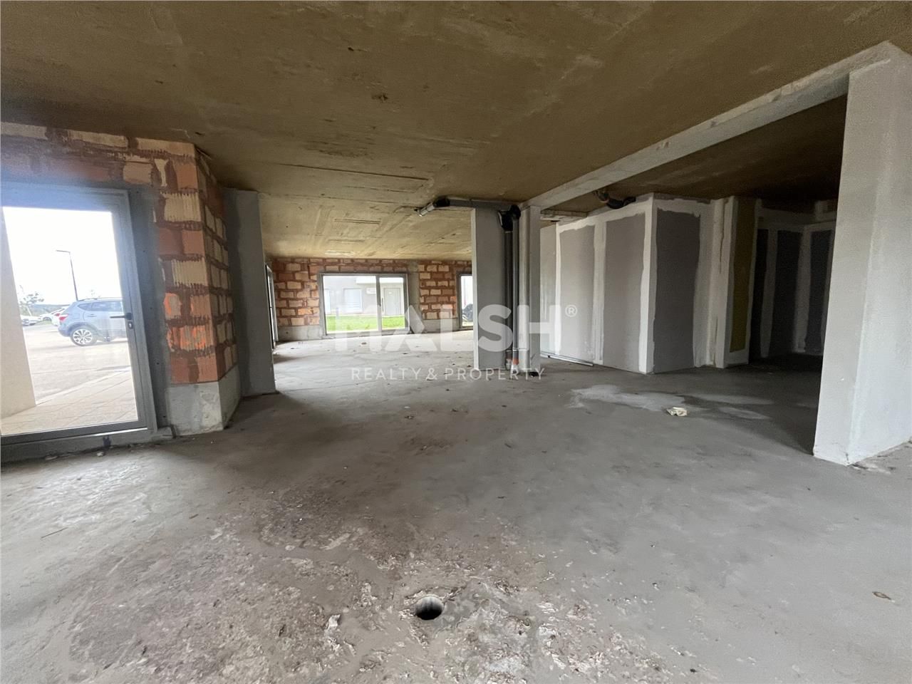 Nous vous proposons à la location un local commer