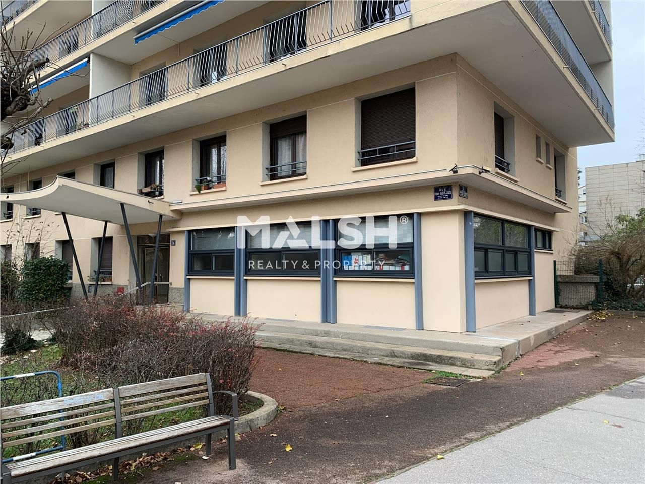 Nous vous proposons à la vente, des bureaux d'une