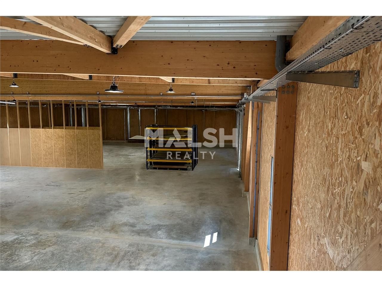 EXCLUSIVITÉ ! Situé au coeur de la ZA de la Corde