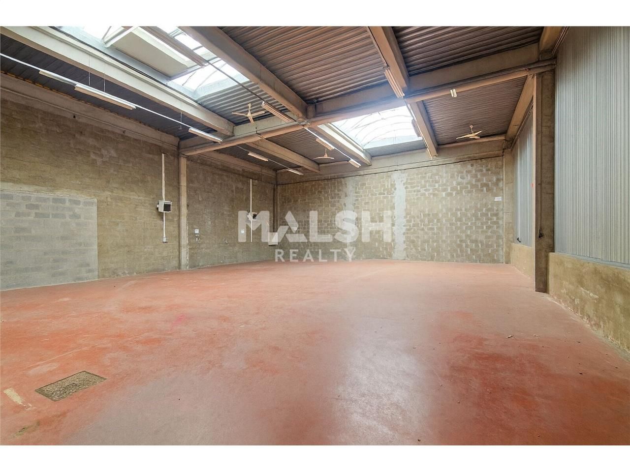 Au sein d'un parc d'activités clos, nous vous pro