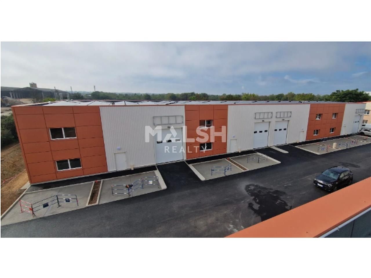 Dans un parc d'activités de qualité, clos et sécu