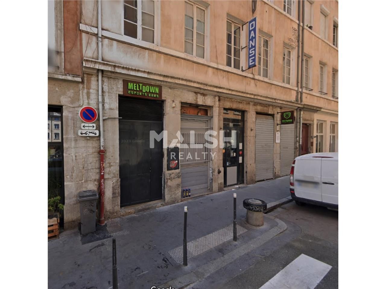 Nous vous proposons à la location, un local comme