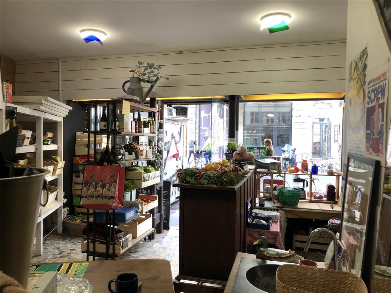 Nous vous proposons un local commercial de 30m2 e