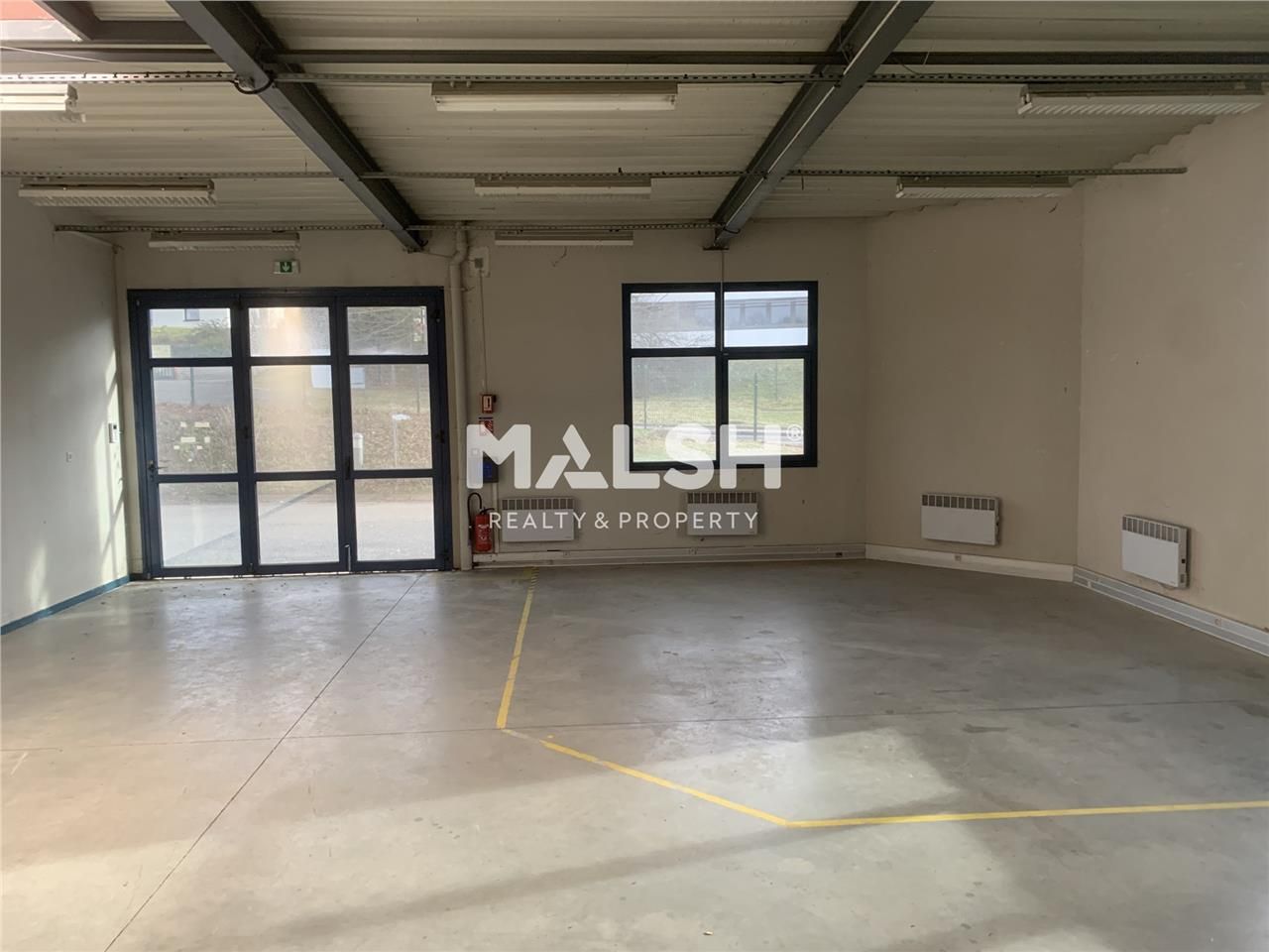 Nous vous proposons un lot bureaux et d'activité 