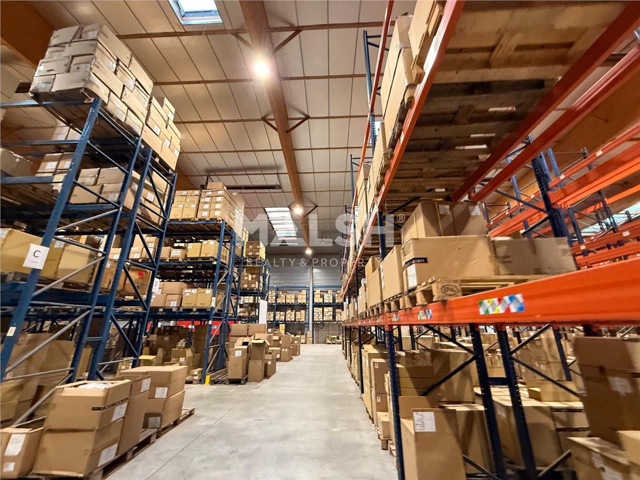 Sur un terrain indépendant et clos de 11 209 m², 