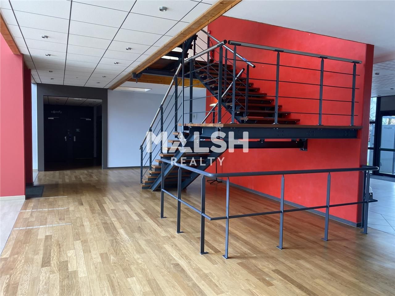 Situé au bord de l'A43, le Parc Technologique de 