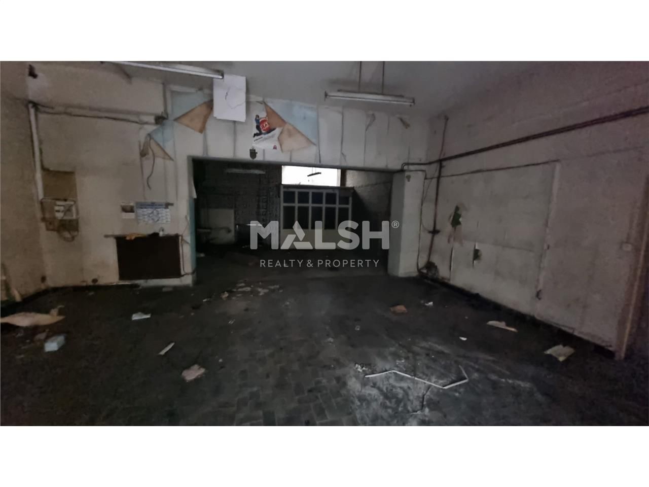 En plein coeur du quartier de Moncey, nous vous p