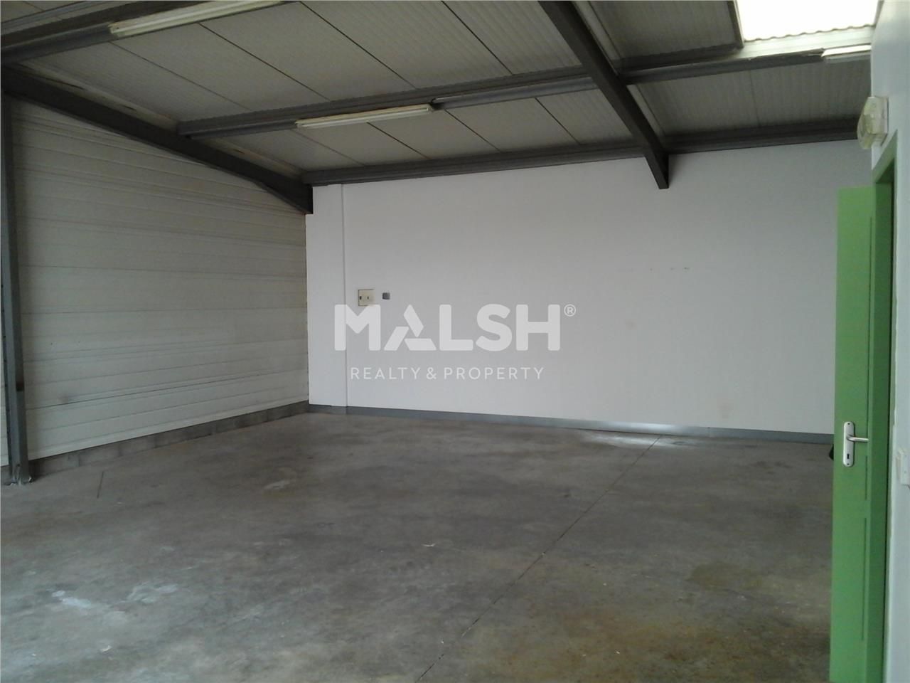 Au sein d'un parc d'activités clos et sécurisé, n