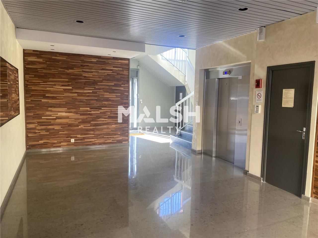 Nous vous proposons à la location deux surfaces d