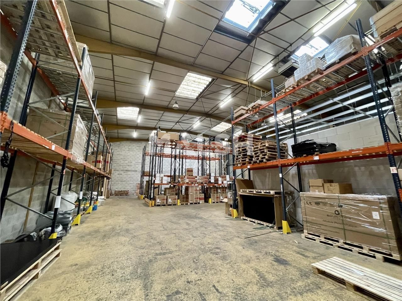 Situé au sein d'un parc d'activités bénéficiant d