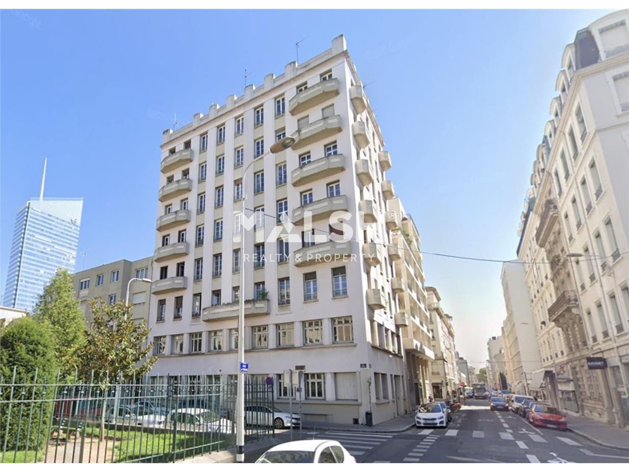 Nous vous proposons à la vente des bureaux en rez