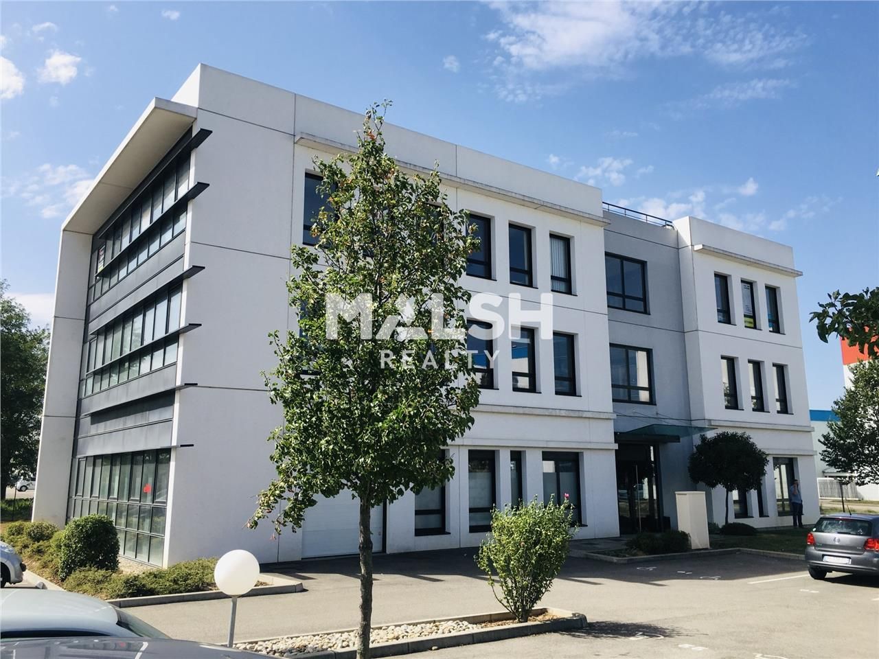 Au sein d'un parc tertiaire récent, nous vous pro