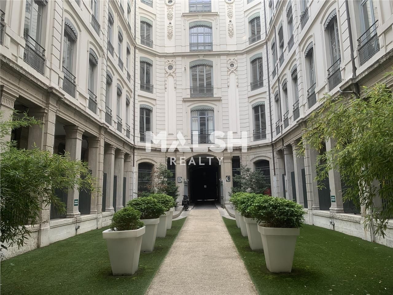 Nous vous proposons à la vente au sein de l'emblé