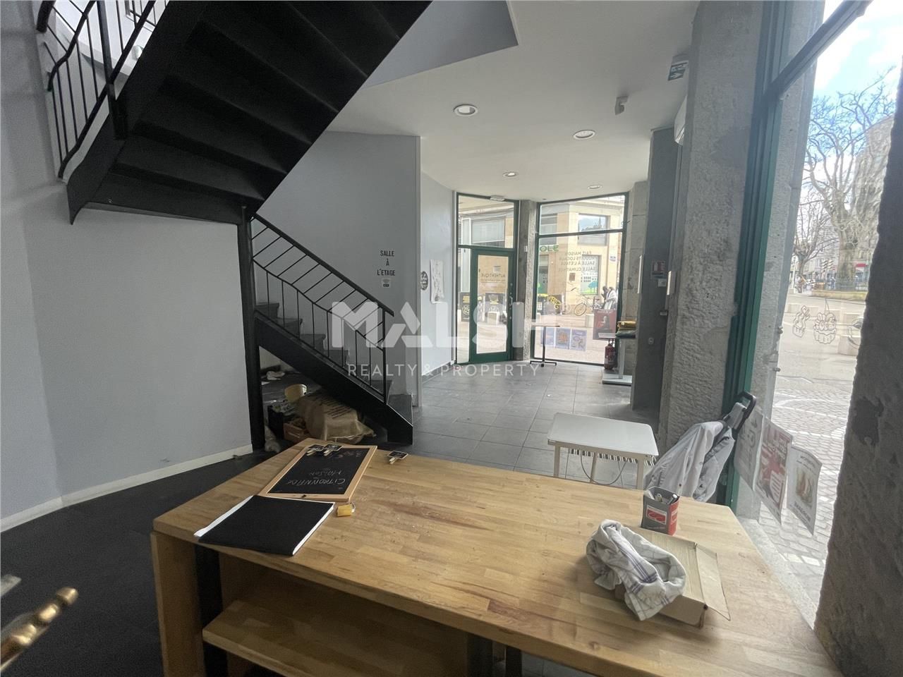 Nous vous proposons à la location un très beau lo