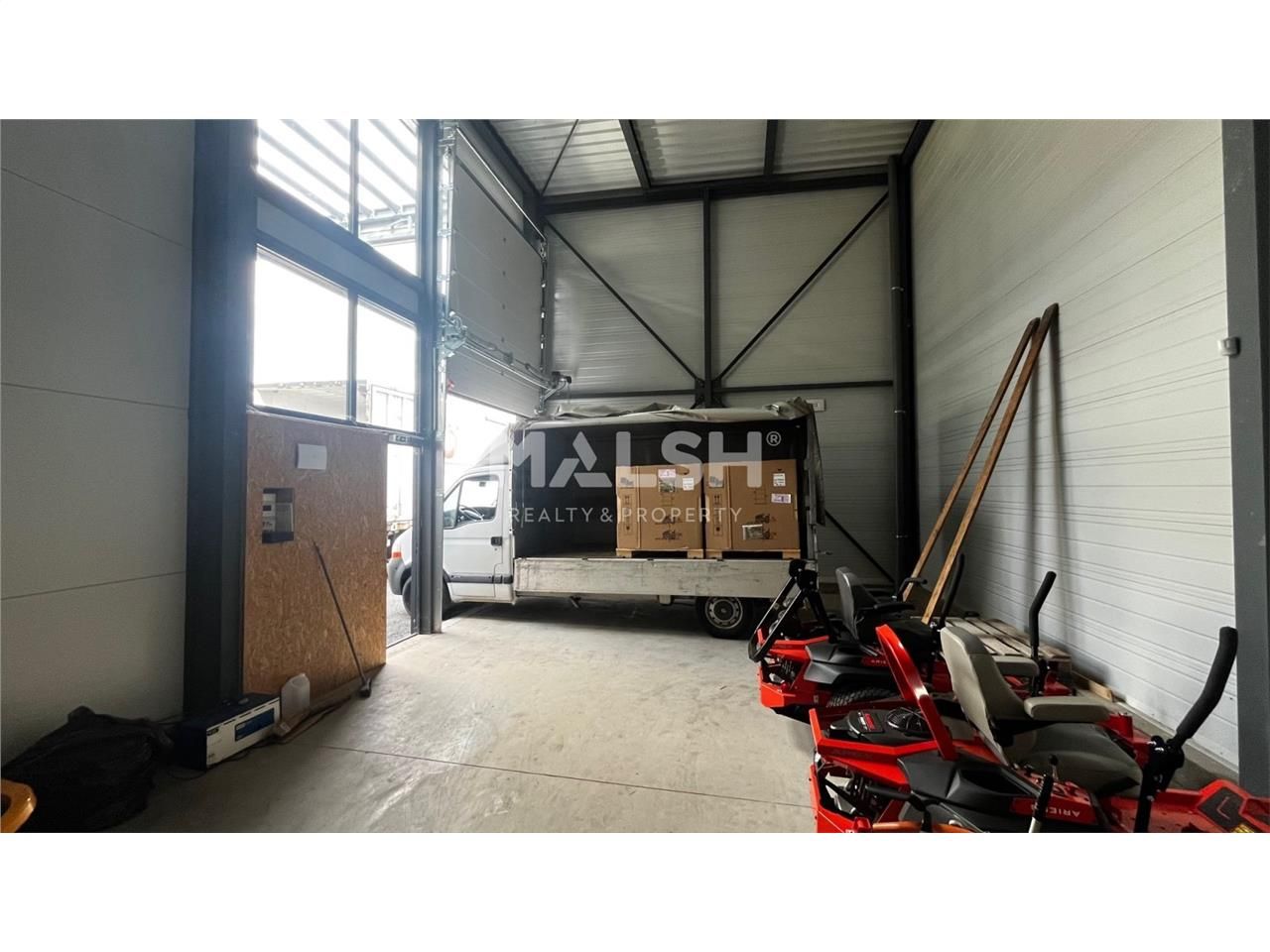 Nous vous proposons à la location, un local d'act