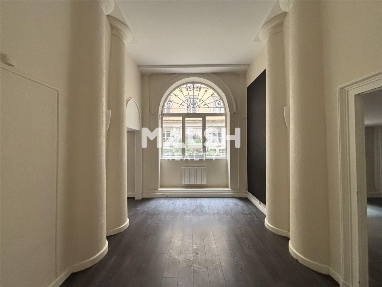 Nous vous proposons à la location, des bureaux en