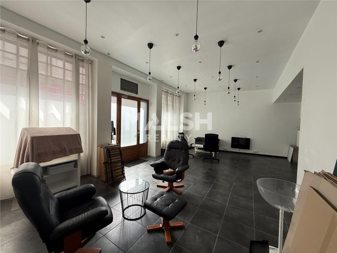 Nous vous proposons à la vente des murs commercia