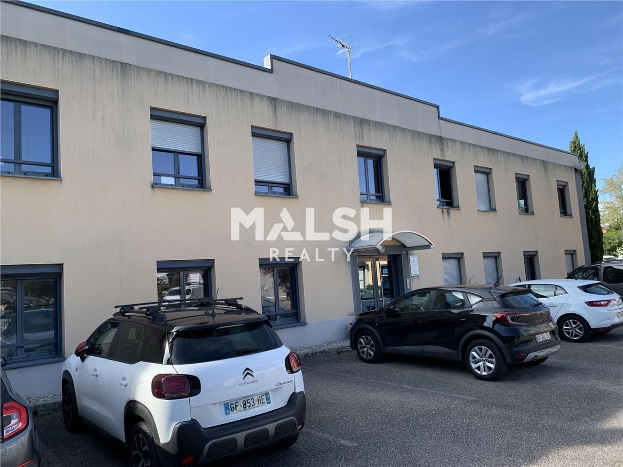 Nous vous proposons des bureaux en bon état à lou