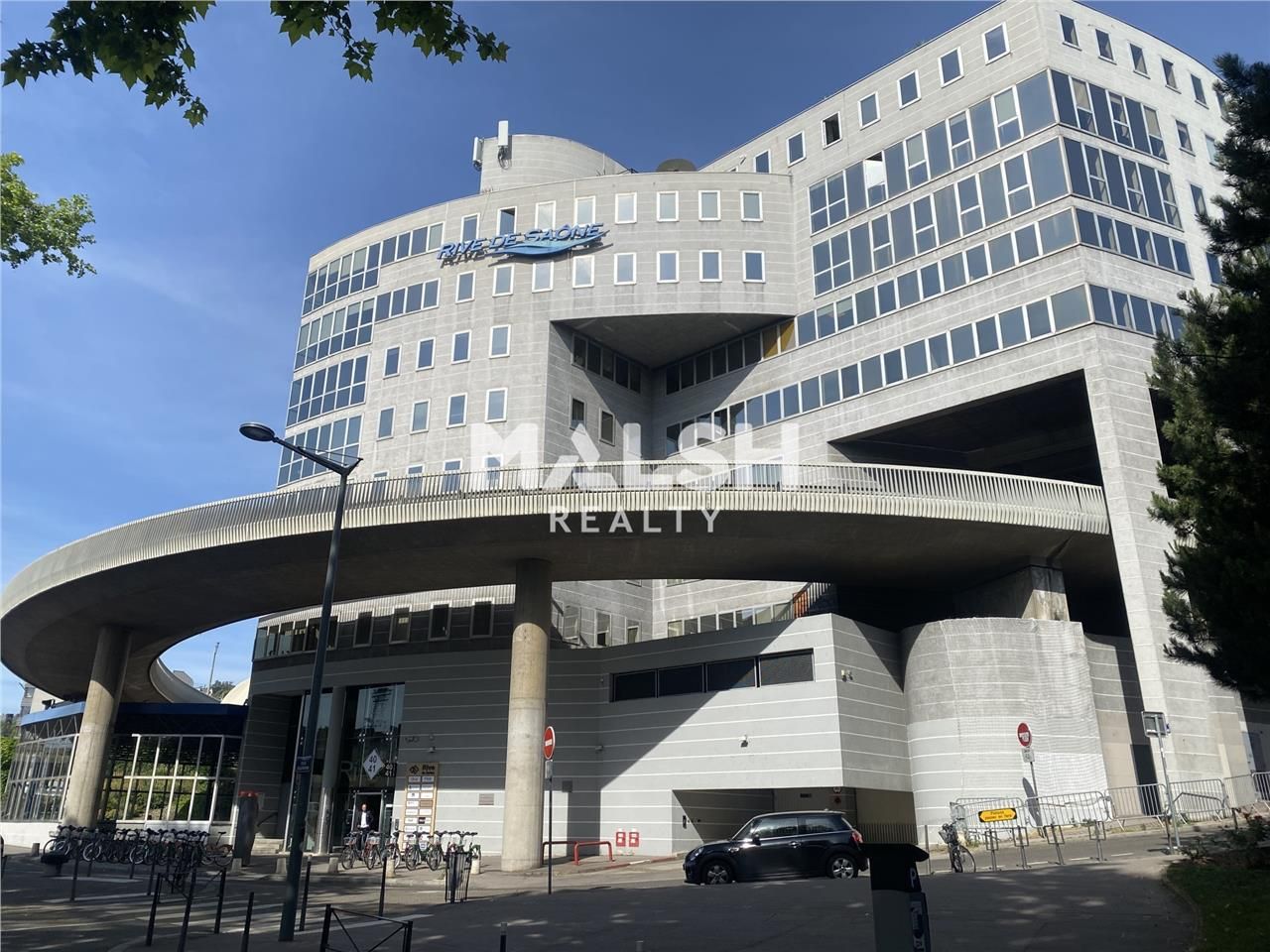 Bureaux à louer au sein d'un bel immeuble situé à