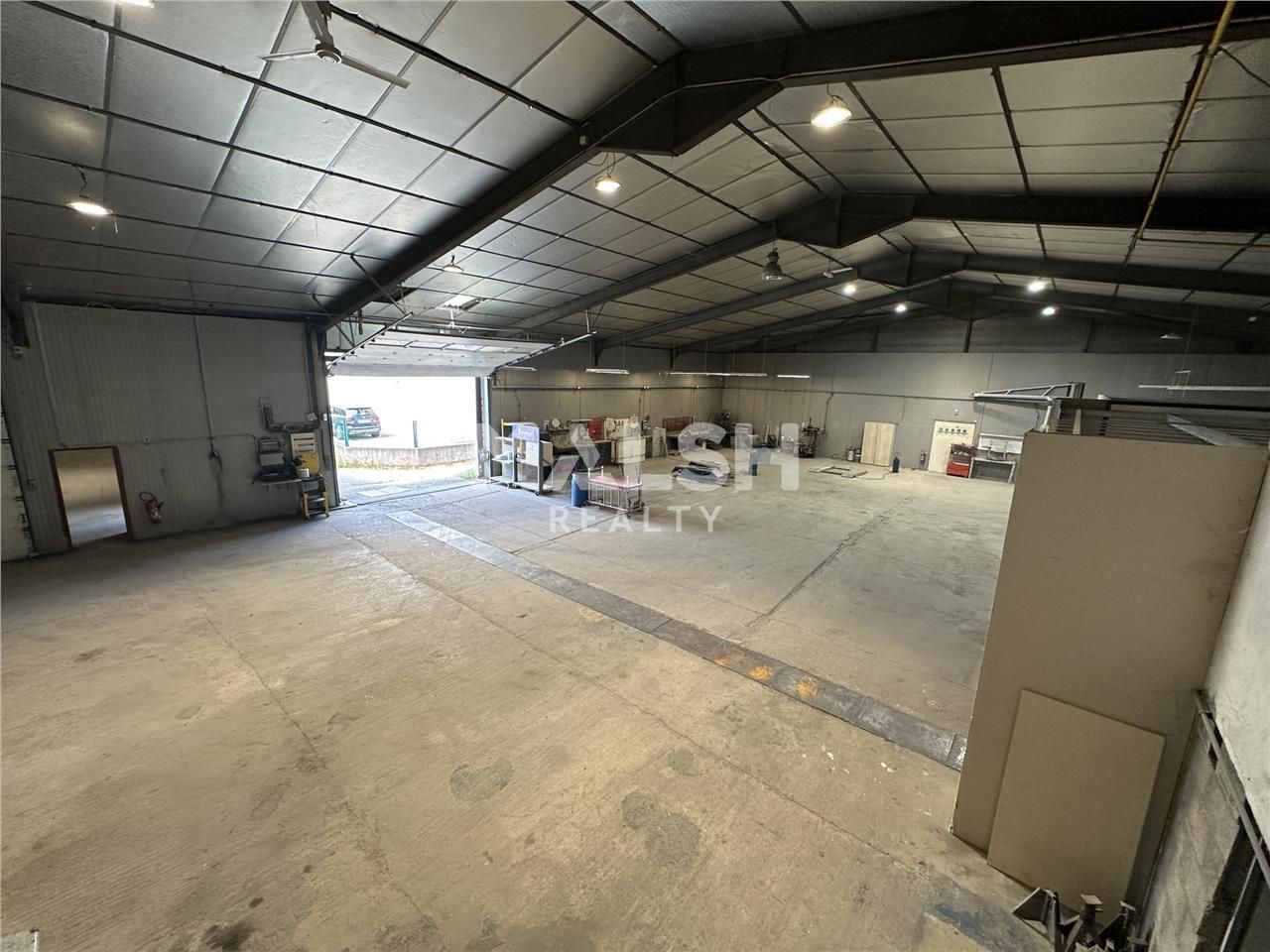 Sur un terrain indépendant de 2108 m², nous vous 