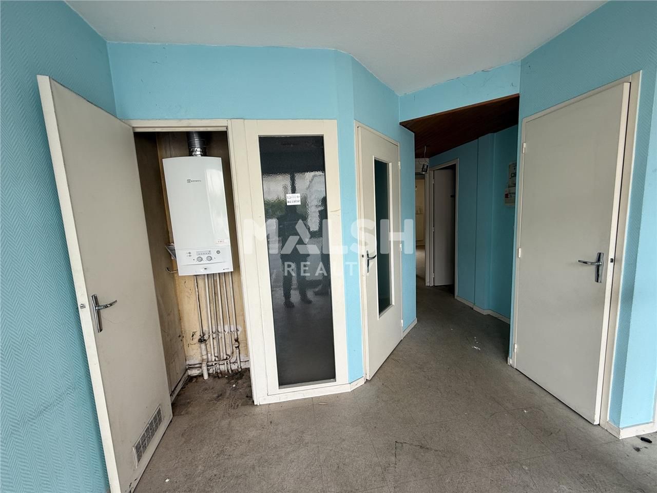 Nous vous proposons à la location un local d'envi