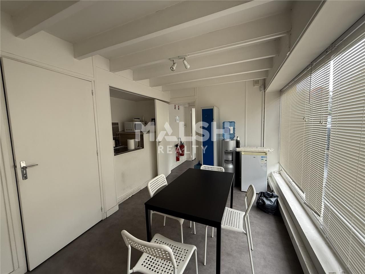 Nous vous proposons à la location un local à usag