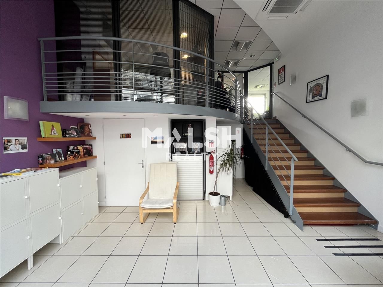 Nous vous proposons des bureaux à vendre à  proxi