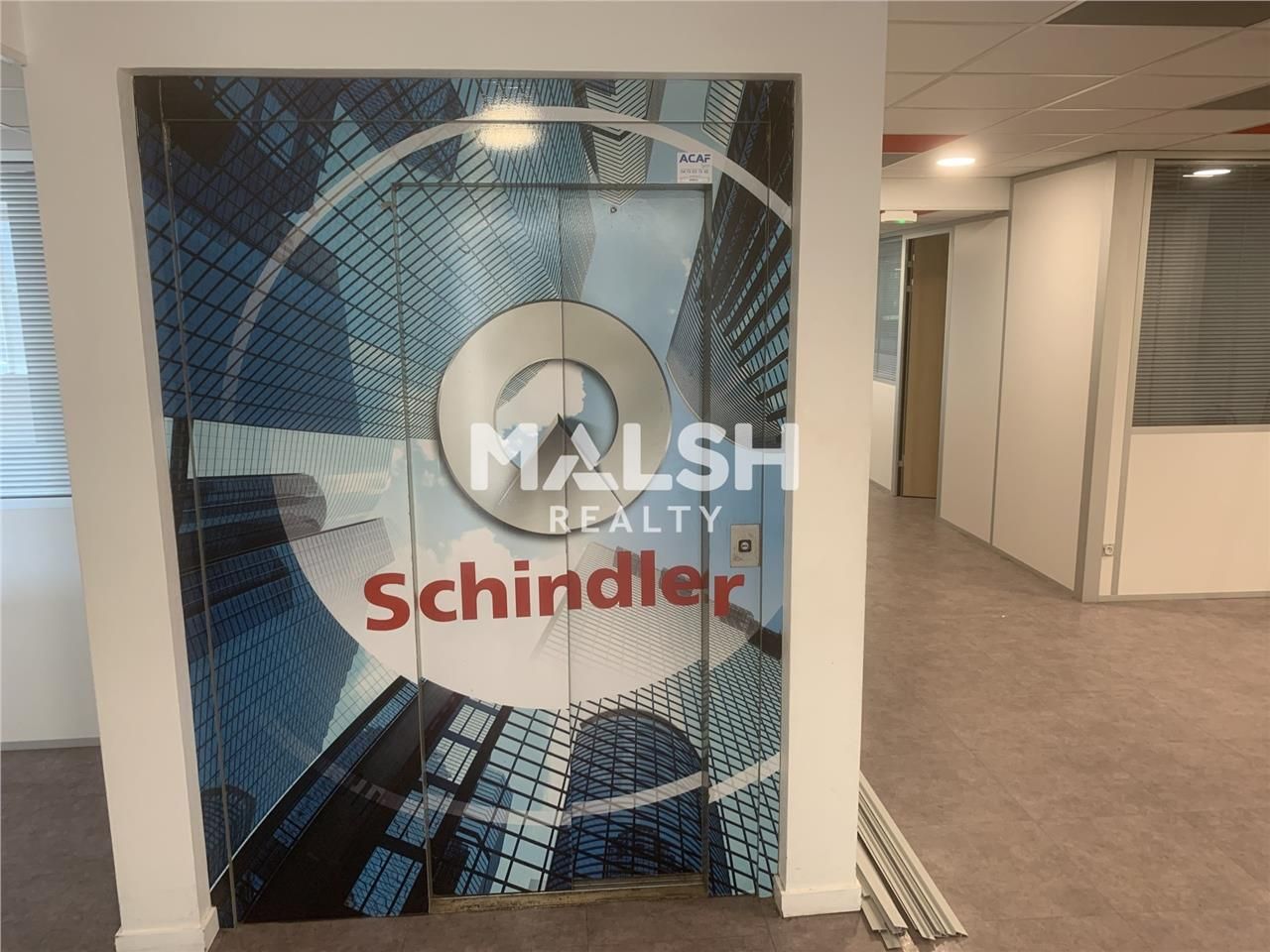 Nous vous proposons à la location, dans un bâtime