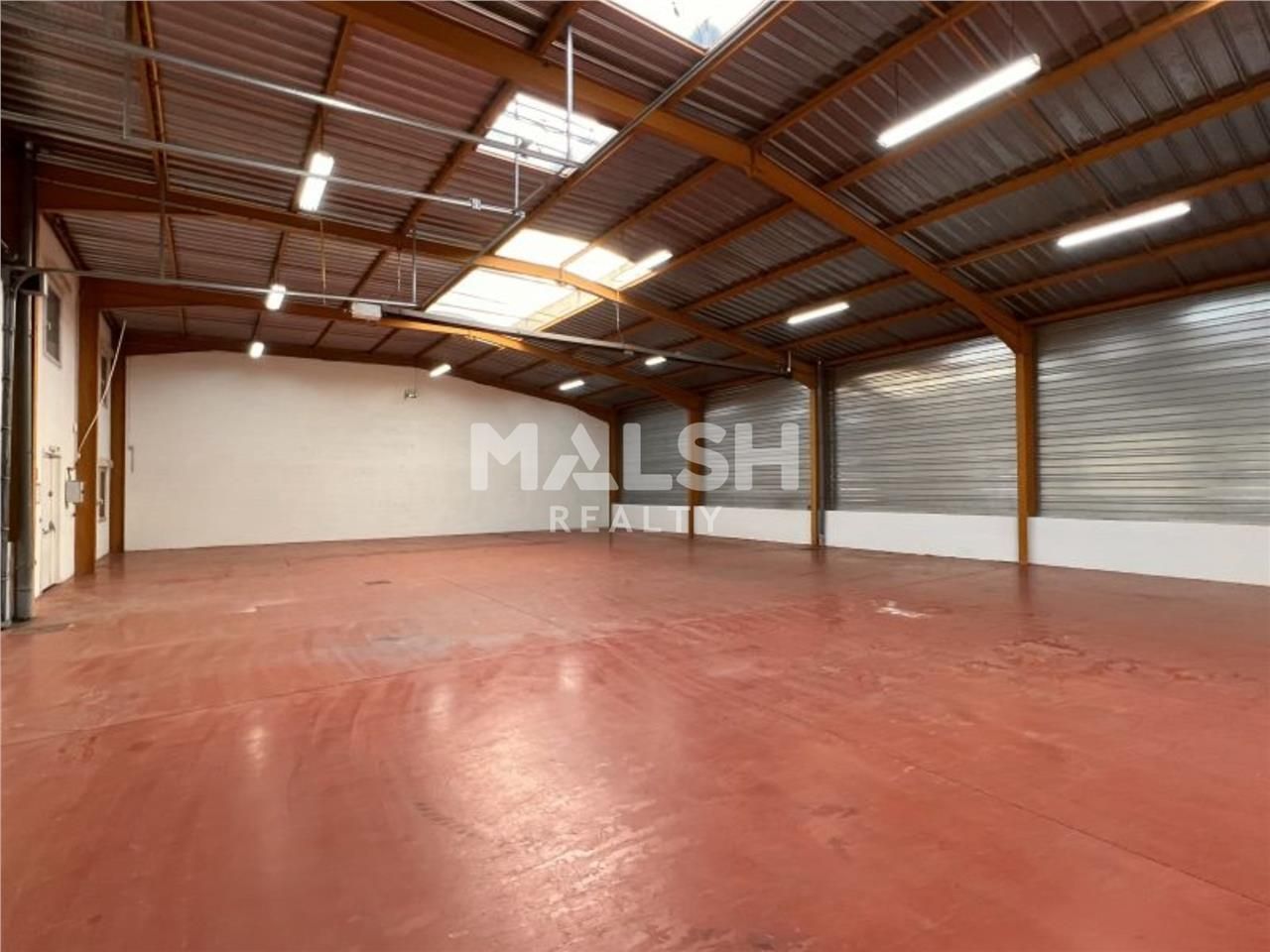 Au sein d'un parc d'activités clos et sécurisé, n