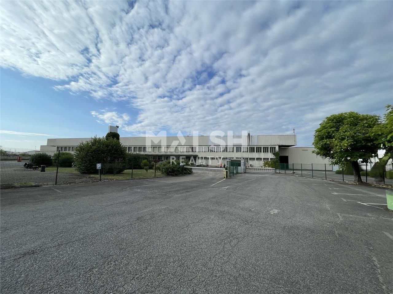 Sur un terrain clos, nous vous proposons à la loc