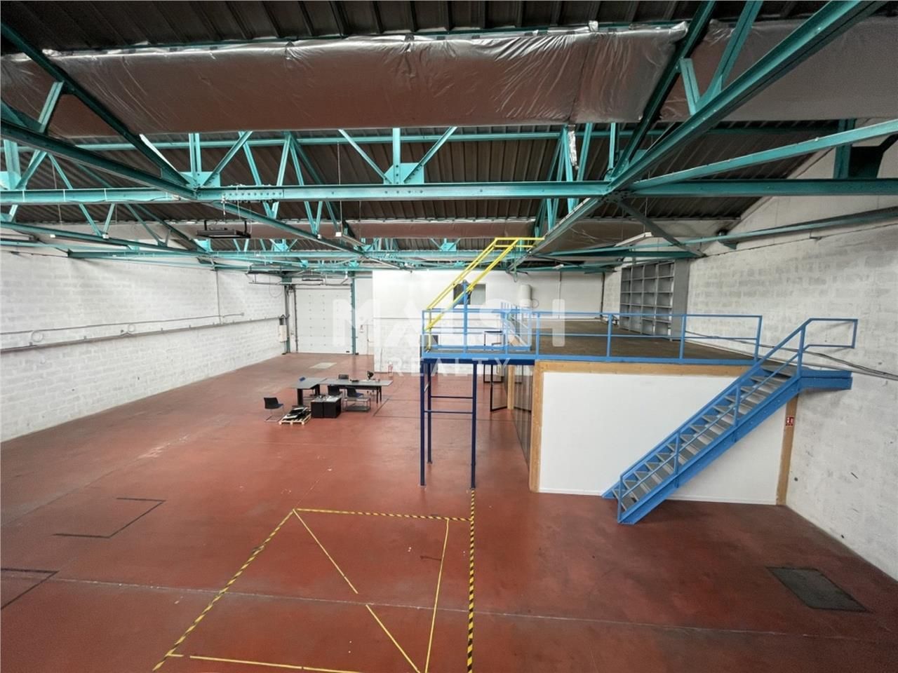 Dans un parc d'activités sécurisé au coeur de Vil