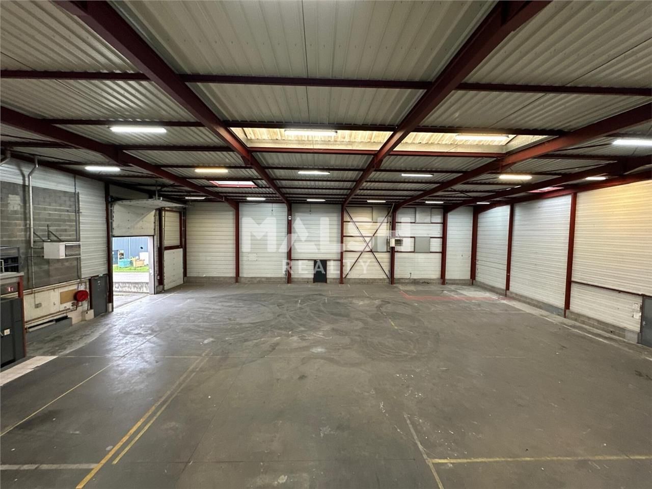 Sur un terrain indépendant et clos de 7621 m², no