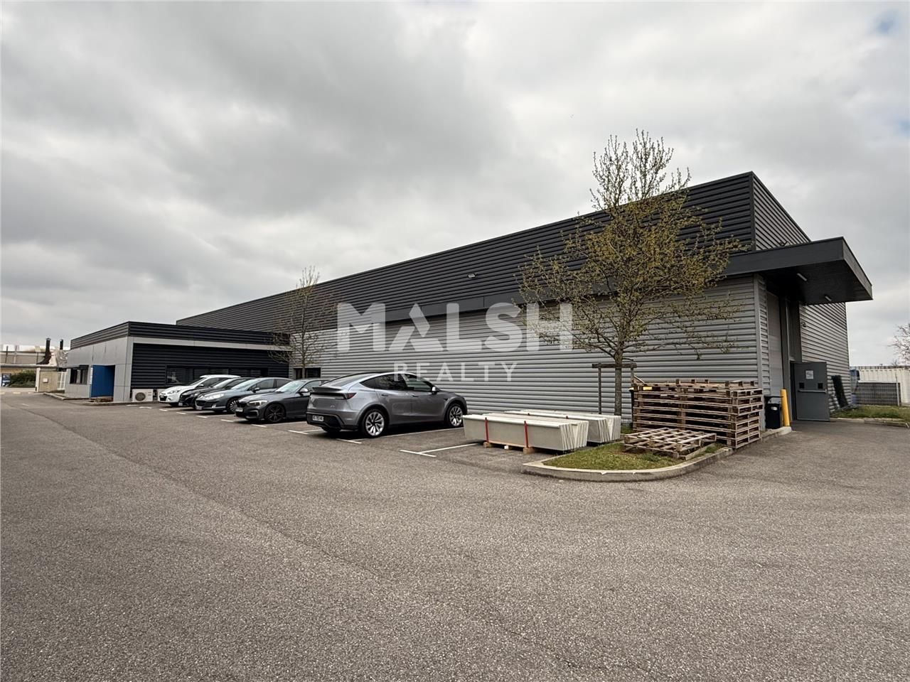 Sur un terrain indépendant et clos de 3 572 m², n