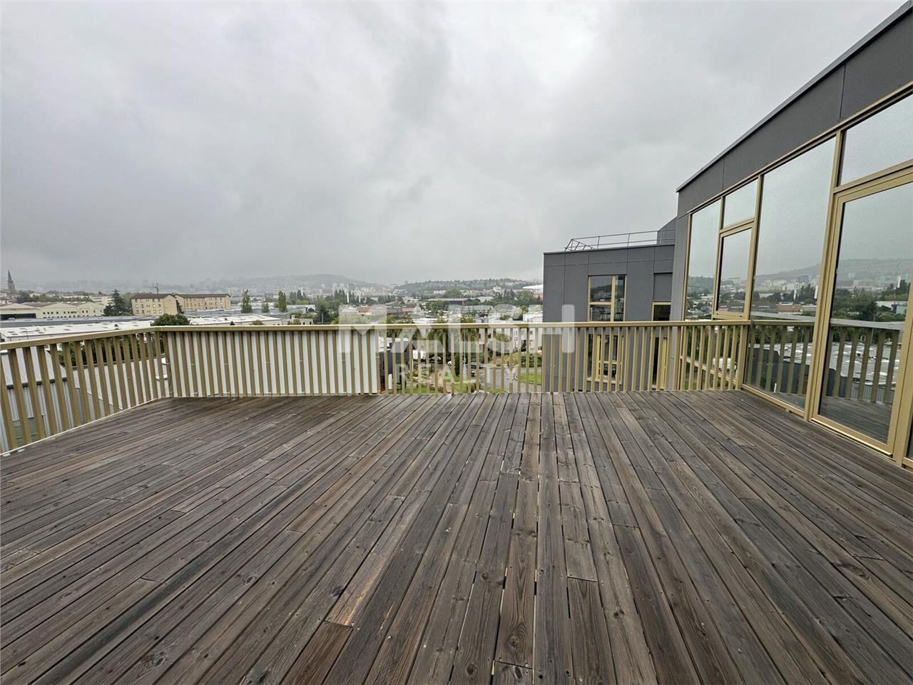 Nous vous proposons à vendre ou à louer, au derni