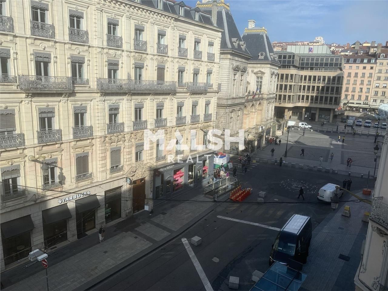 Nous vous proposons à la vente de magnifiques bur