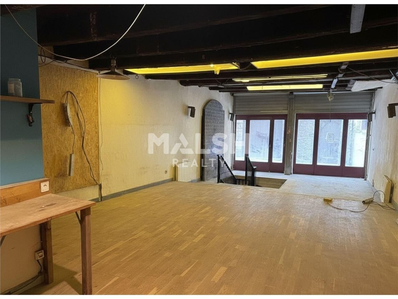 Nous vous proposons à la location un local commer