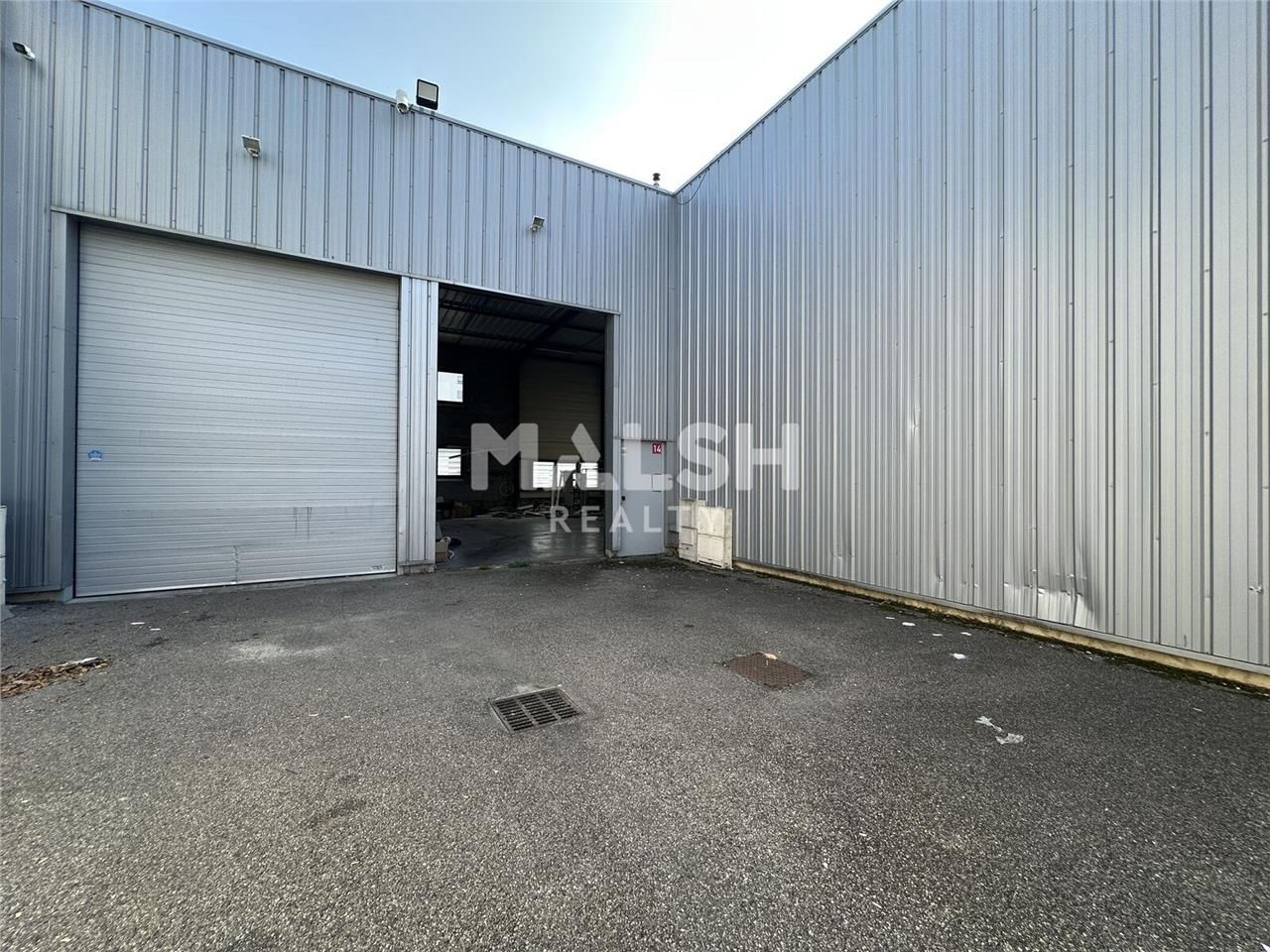 Au sein d'un parc d'activités en copropriété, clo