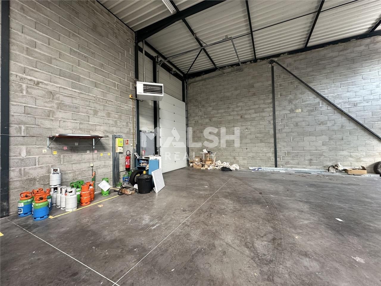 Au sein d'un parc d'activités en copropriété, clo