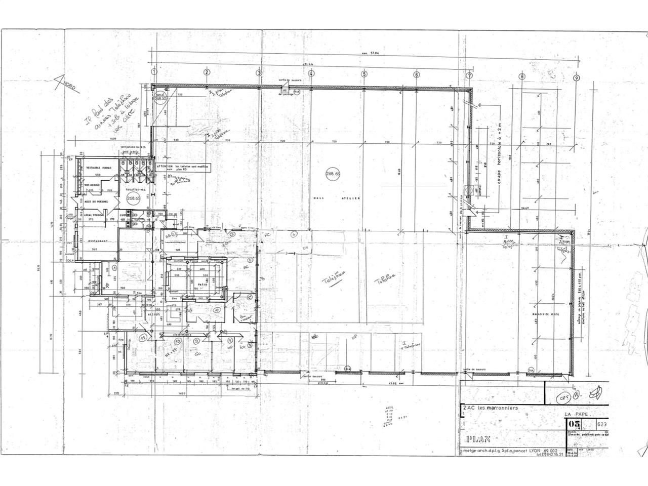 Vente entrepots 3200 m² non divisibles