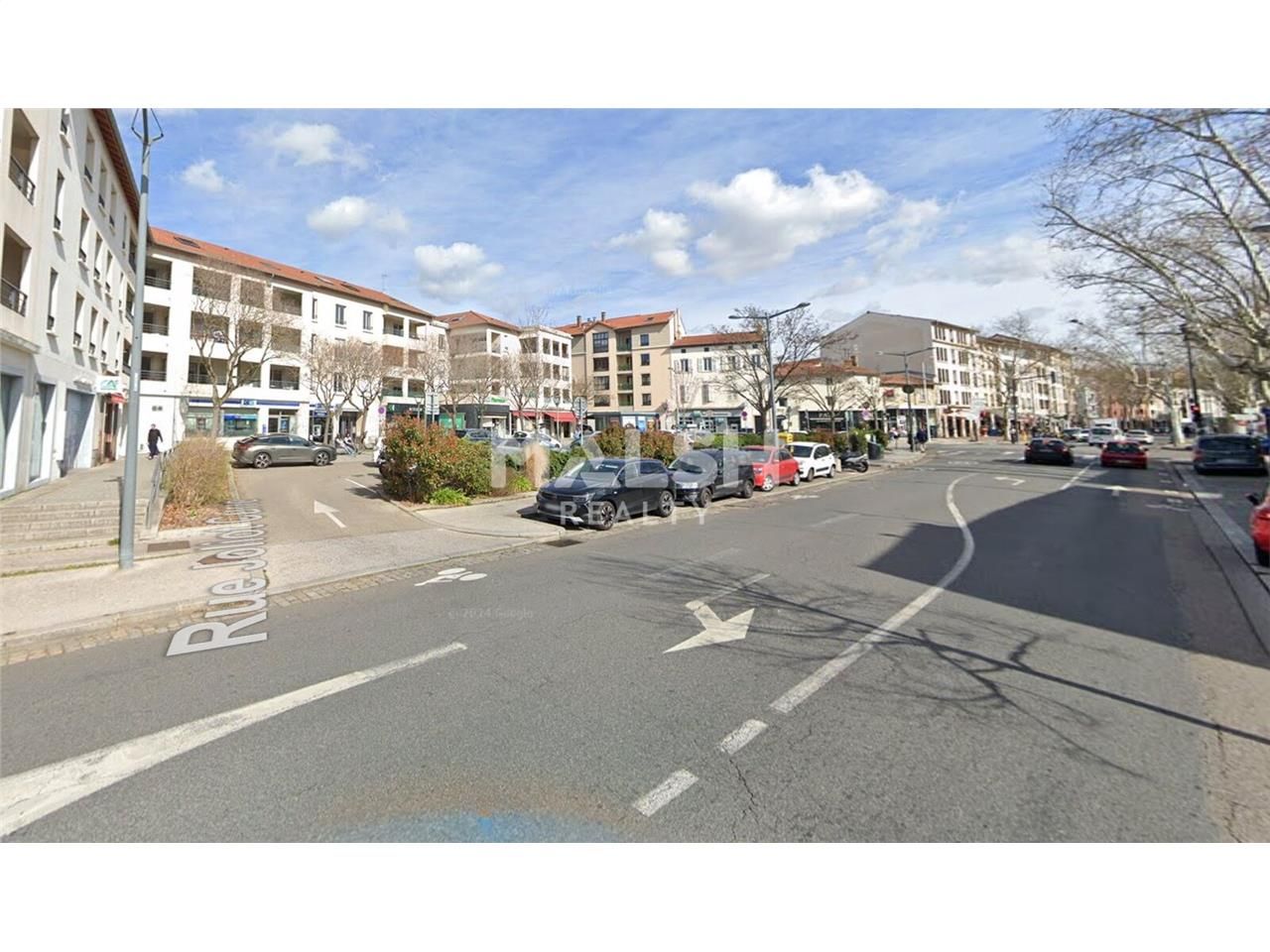 Nous vous proposons à la vente un local de 105 m²