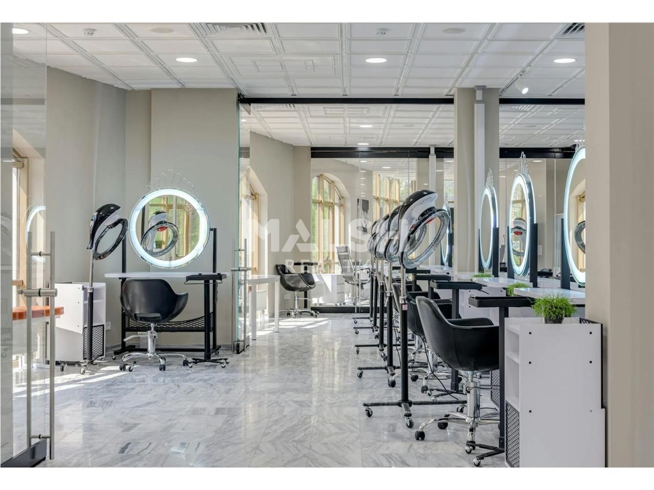 Nous vous proposons à la vente un local de 105 m²