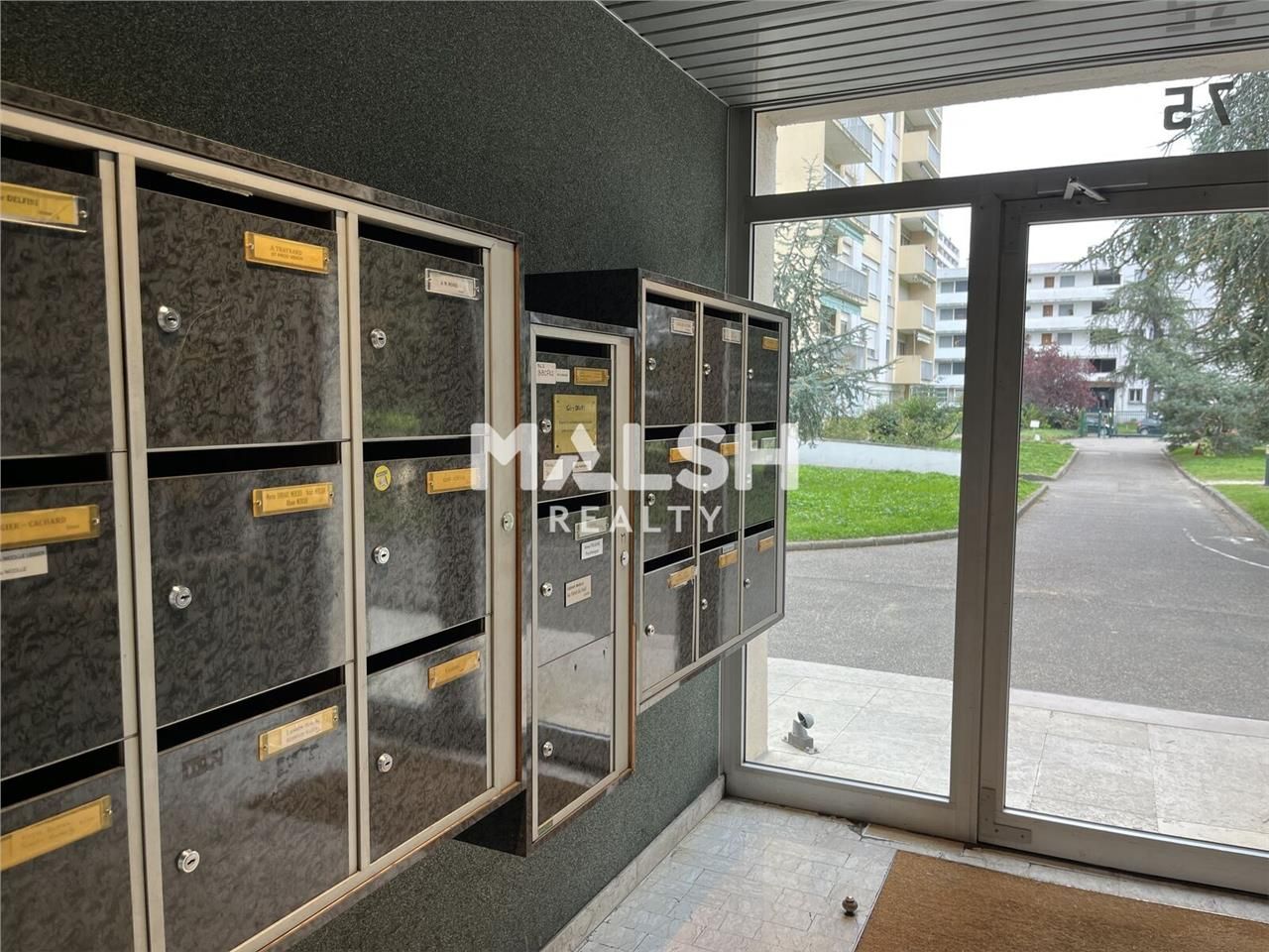 Nous vous proposons des bureaux à Lyon 8ème, 75 r